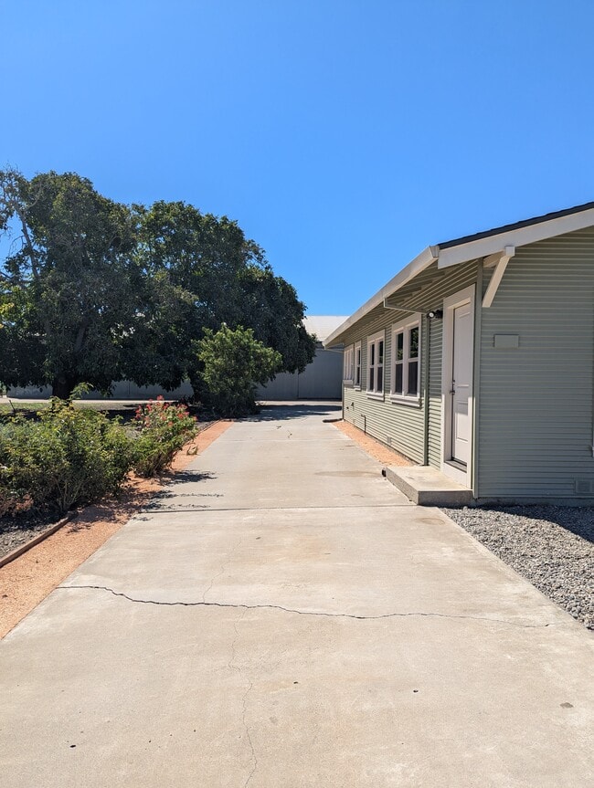 Foto del edificio - 211 Freitas Rd