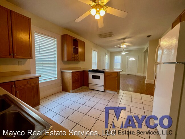 Building Photo - 3 br, 2 bath House - 3801 Maryland Ave.