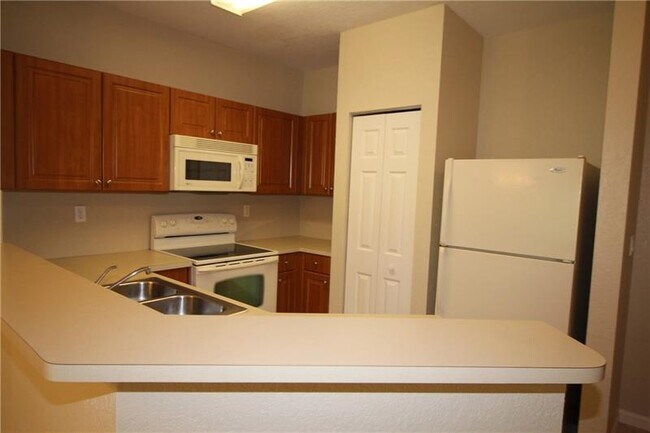 Building Photo - 6532 Catalina Ln