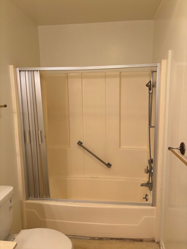 Building Photo - 2280 Via Mariposa W