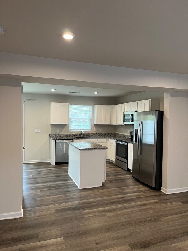Foto del edificio - 1607 Mountain Ash Ln