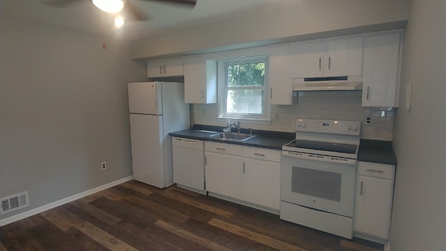 Building Photo - 321 Edgewood Ave