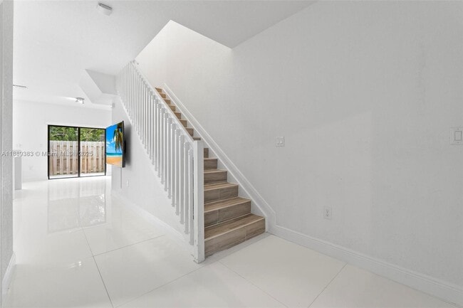 Foto del edificio - 20628 NE 7th Pl