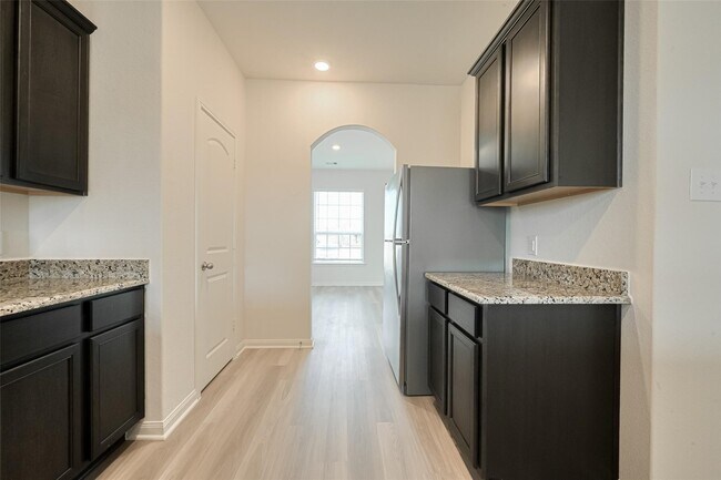 Building Photo - 413 Texas Olive Dr