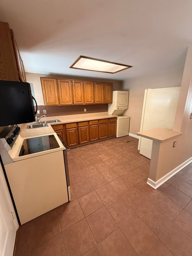 Foto del edificio - 2076 Terrylynn Ave