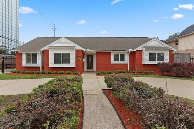 Foto del edificio - 12303 Barryknoll Ln