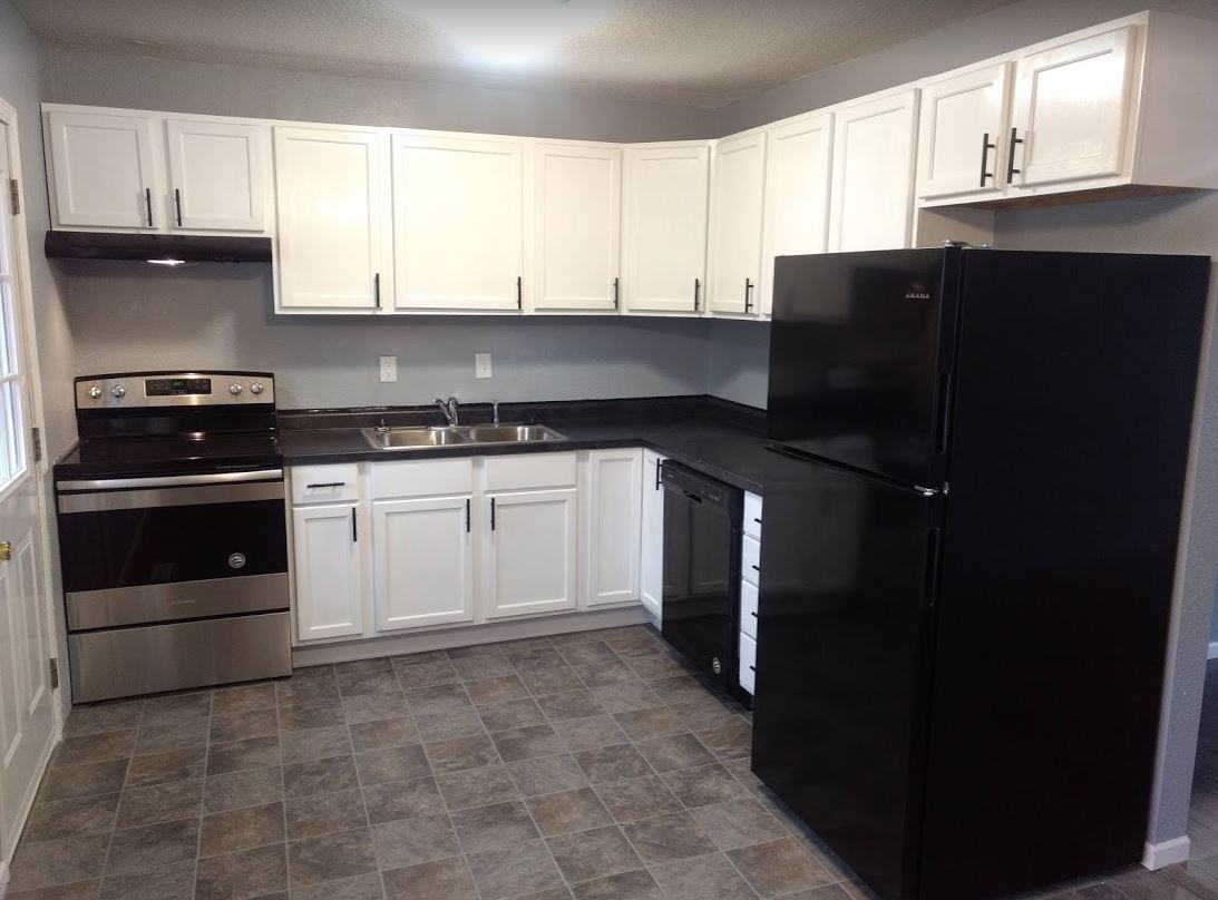 208 Hanover Rd SW, Cedar Rapids, IA 52404 House Rental in Cedar