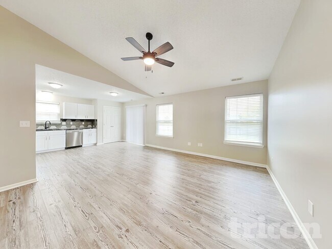 Foto del edificio - 1730 E Fork Dr