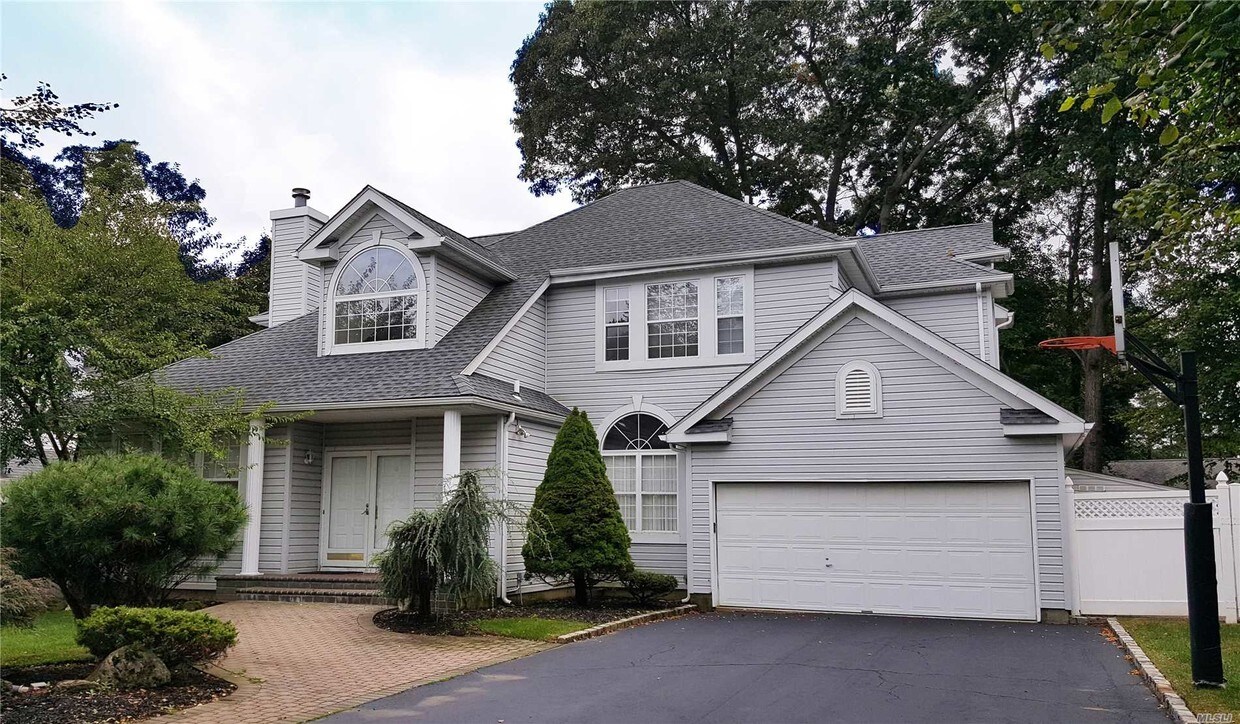 19 Wendy Rd, Syosset, NY 11791 House Rental in Syosset, NY