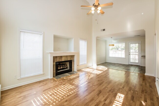 Foto del edificio - 6076 Armistead St