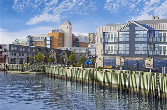 Building Photo - Bishop’s Landing