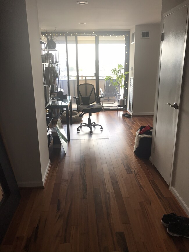 Foto del edificio - 250 S Reynolds St