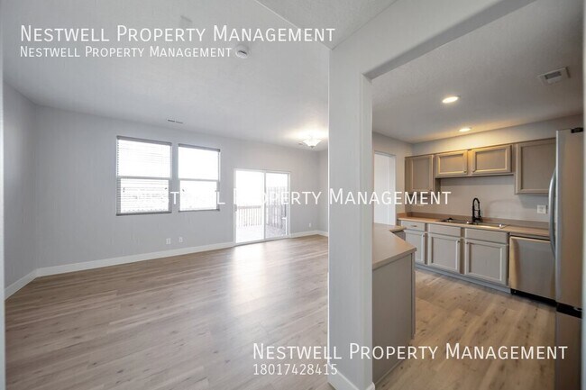 Building Photo - 50% Off 1st Month´s Rent! Beautiful Remode...