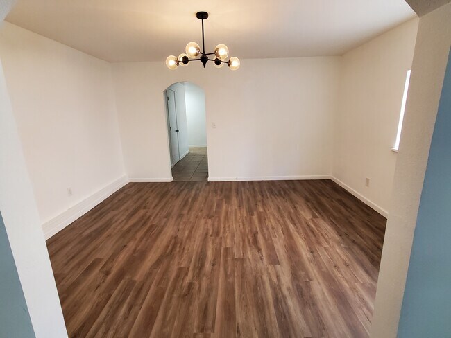 Dining Room - 3601 Lakeshore Ave