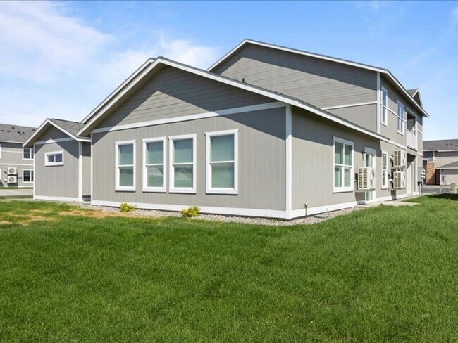 Building Photo - 6005F Chapel Hill Blvd
