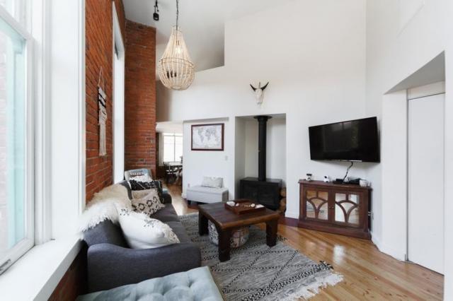 Building Photo - 1 bedroom in seattle WA 98104