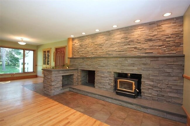 Foto del edificio - 934 Boughton Hill Rd