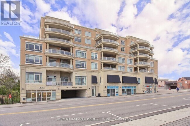 Photo du bâtiment - 15277 Yonge St