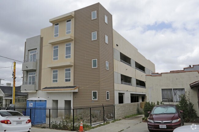 Building Photo - 407 N Ardmore Ave
