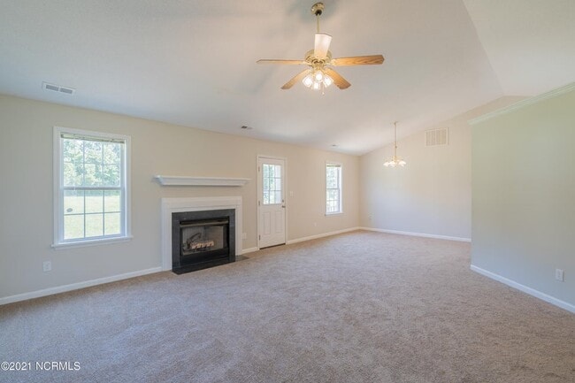 Building Photo - 210 Brookstone Way