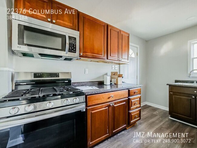 Foto del edificio - 22376 Columbus Ave
