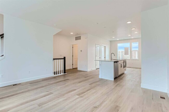 Foto del edificio - 2748 W 68th Ave