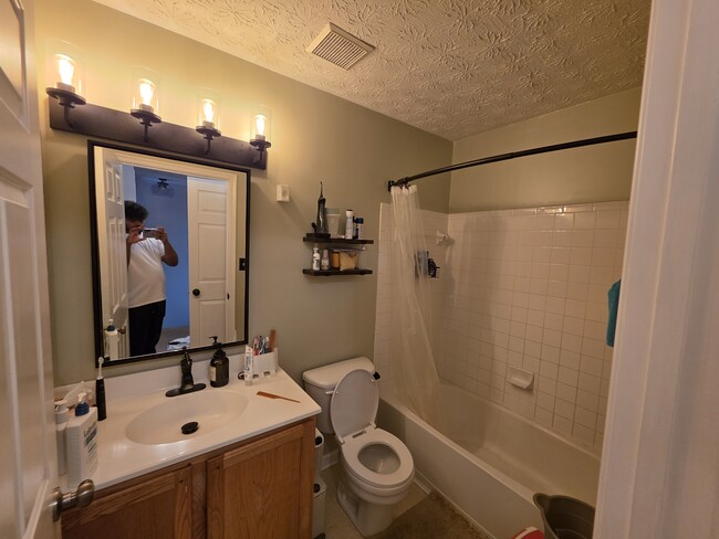 Building Photo - 1702 Barnwood Ct