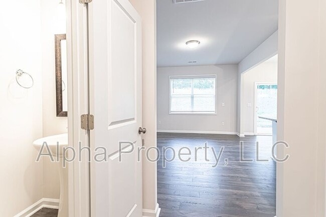 Building Photo - 27 Apricot Ln