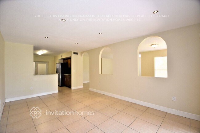 Building Photo - 1095 SW 135th Pl
