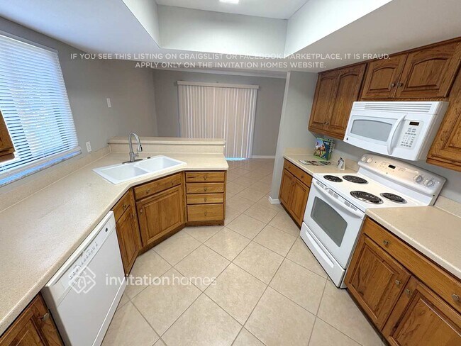 Building Photo - 5657 25th St Cir E