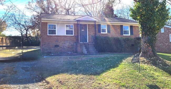 Building Photo - 1908 Darlington Pl