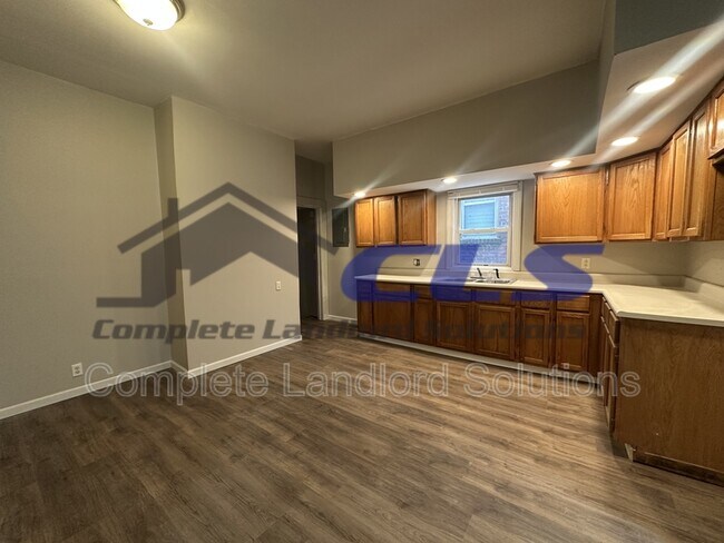 Foto del edificio - 1301 S 9th St