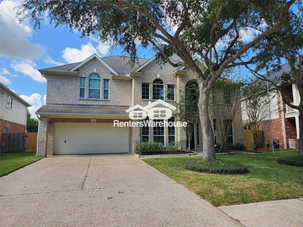 Foto principal - 716 Almond Pointe
