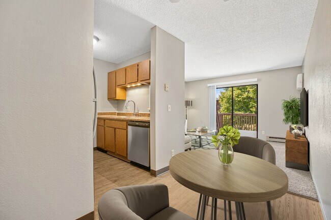 1 habitación, 1 baño - 560 pies cuadrados - Comedor - Harvest Granger Apartments