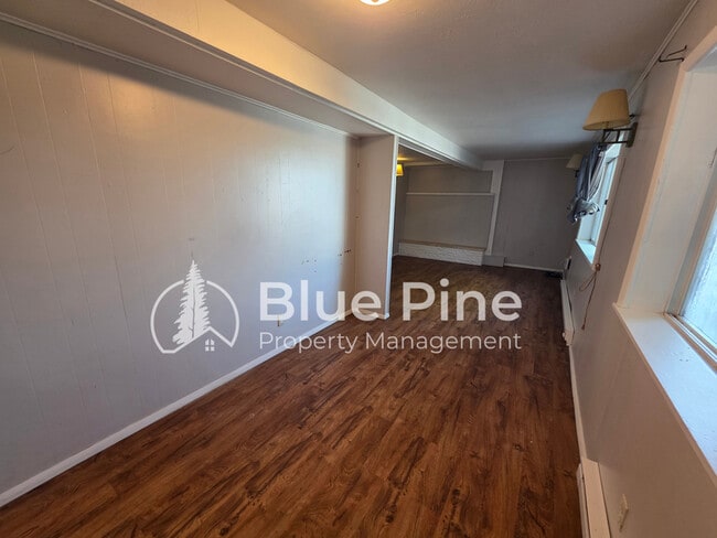 Building Photo - 840 Garfield St