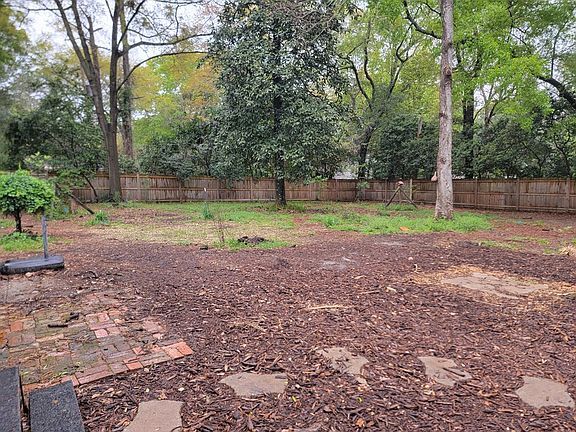 Foto del edificio - 804 Davis Ave