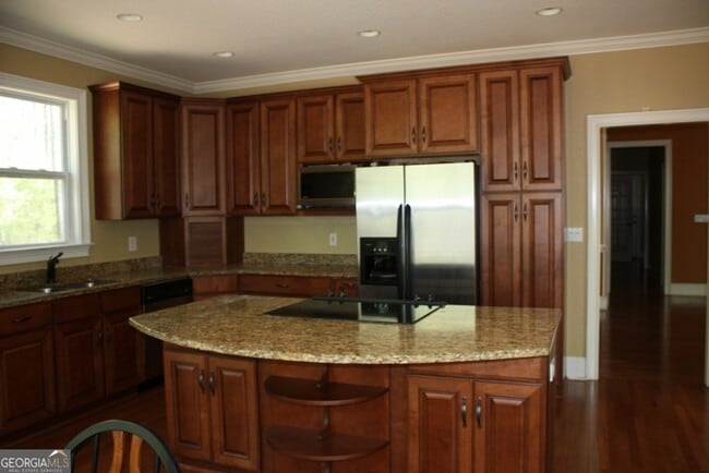 Building Photo - 207 Lakeview Ct