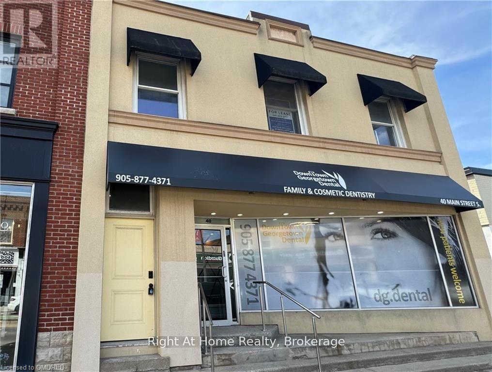 Photo principale - 44 Main St S