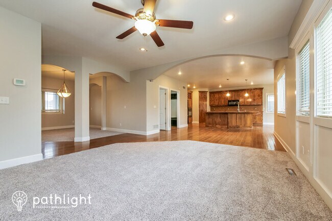 Building Photo - 5008 South Park Ridge Drive