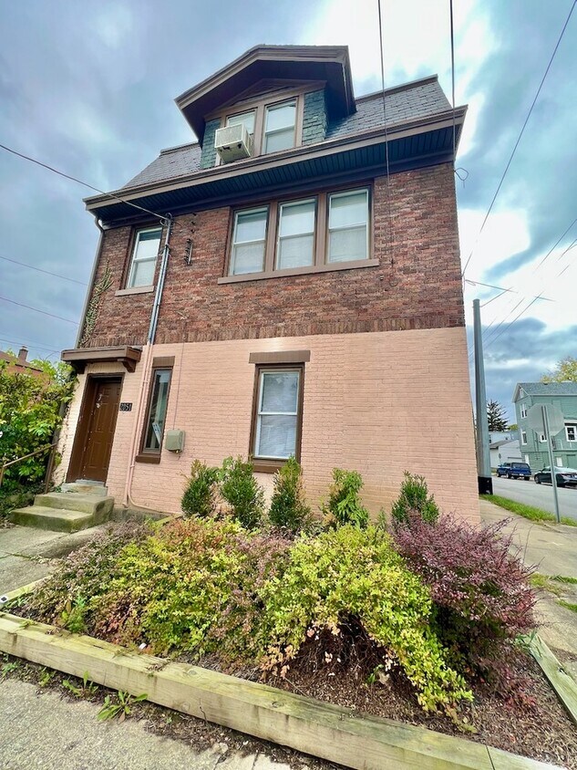 2051 Hewitt Ave, Cincinnati, OH 45207 House Rental in Cincinnati, OH