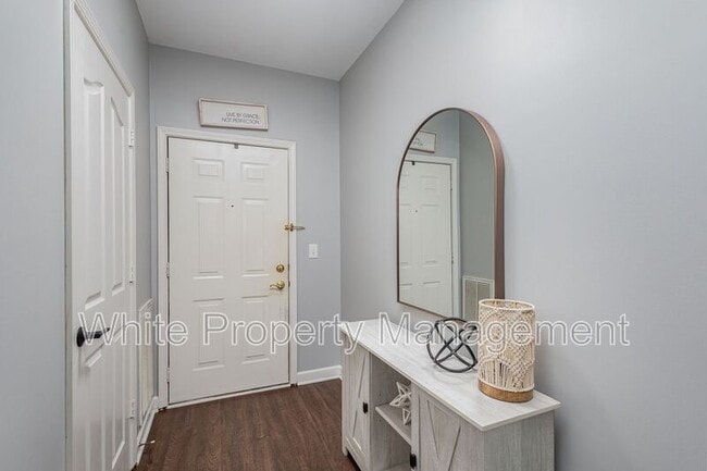 Building Photo - 17135 Red Feather Dr