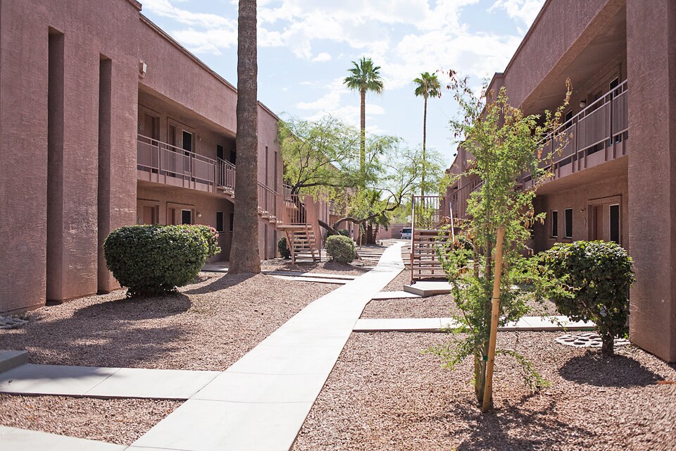 Coral Gardens Apartments in Phoenix, AZ