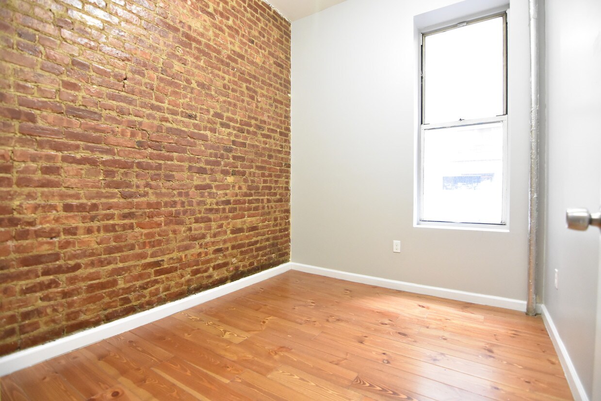 Primary Photo - 723 St Nicholas Ave