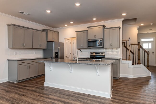 Building Photo - AVAILABLE NOW, Beautiful Home in Greer wit...
