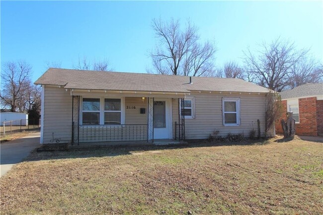 Building Photo - 2116 Stevens Dr