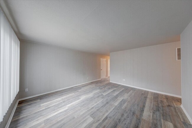 Foto del edificio - 7614 E 34th St