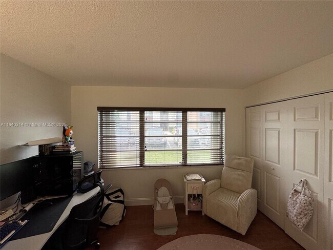 Foto del edificio - 7711 SW 56th St