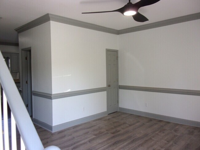 Foto del edificio - Beautifully Updated 2 Bedroom 2 Bath Townhome Minutes to Downtown Rock Hill