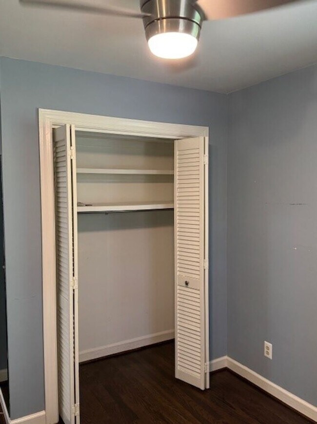 Foto del edificio - SUN-FILLED CARRIAGE HOUSE