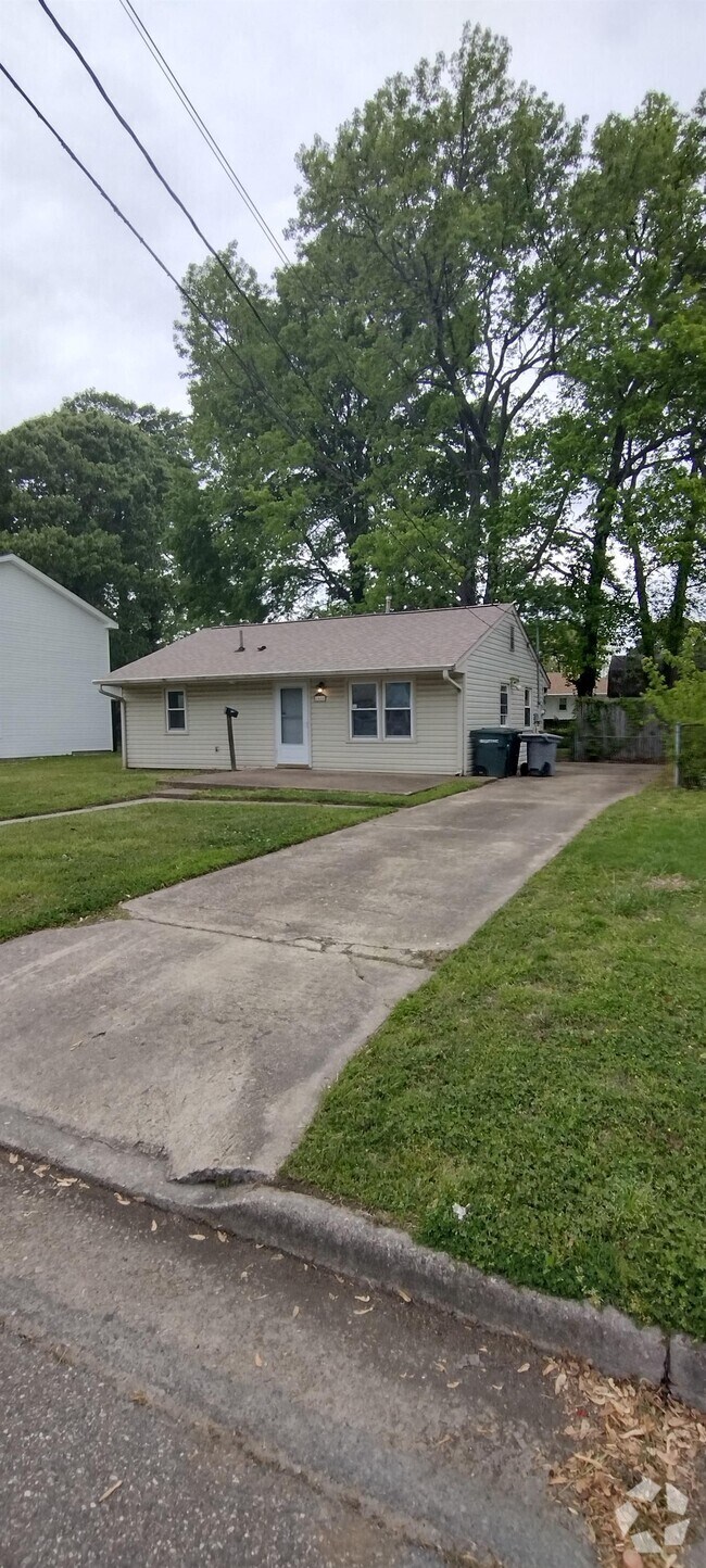 Buckroe Beach Apartments for Rent with a Yard Hampton, VA 1 Rentals